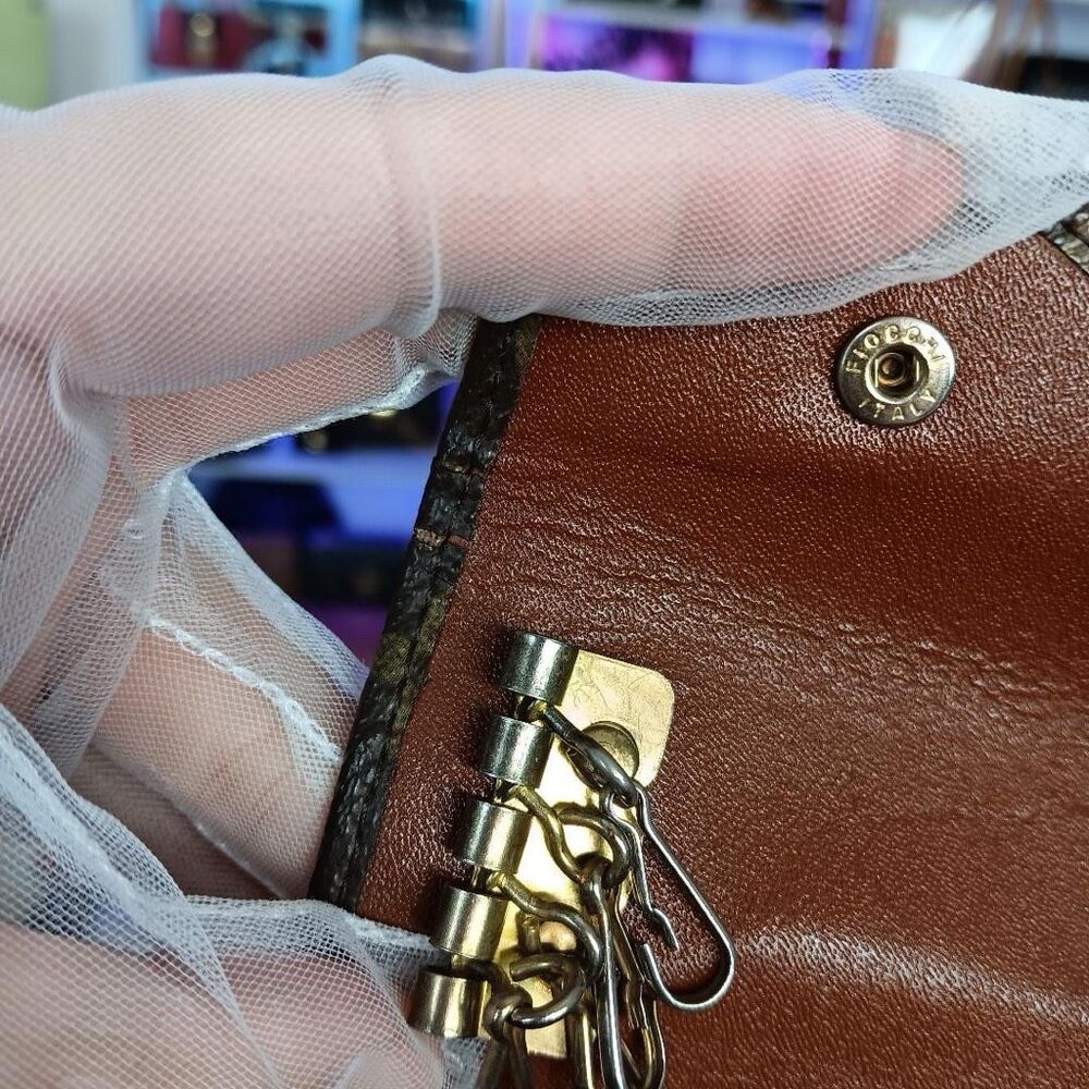 Louis Vuitton True Vintage Monogram Leather 4 ring Key Case Pouch - Picture 10 of 11